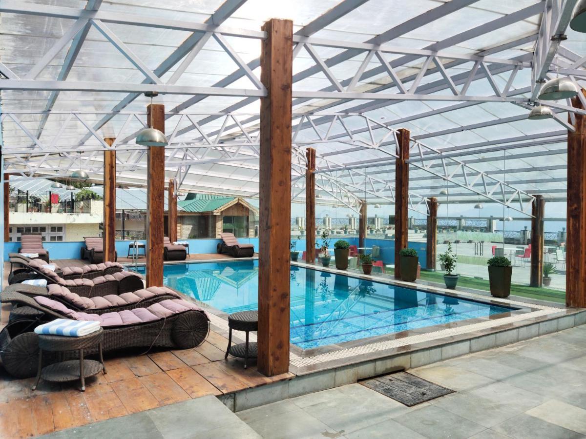 Royal Tulip Luxury Hotel, Kufri, Shimla Eksteriør billede