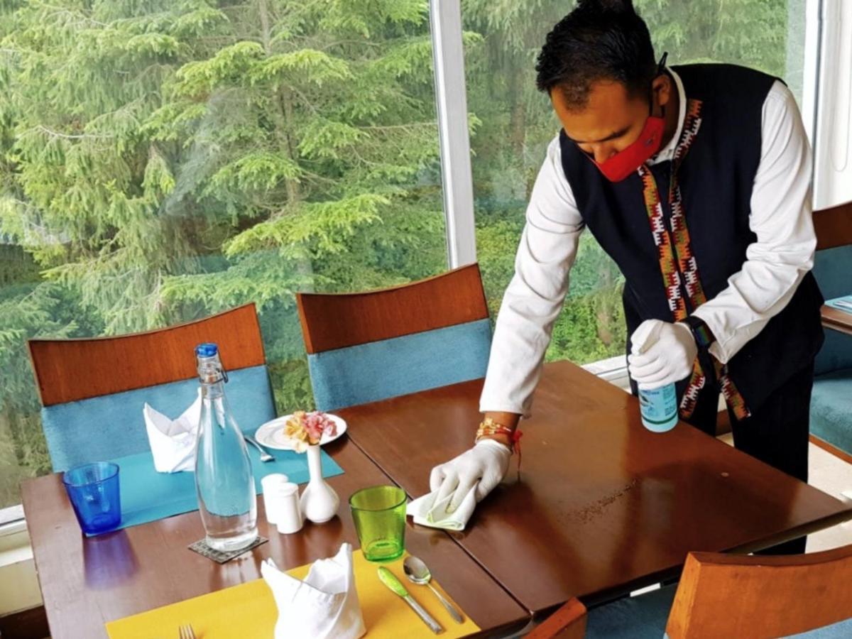 Royal Tulip Luxury Hotel, Kufri, Shimla Eksteriør billede