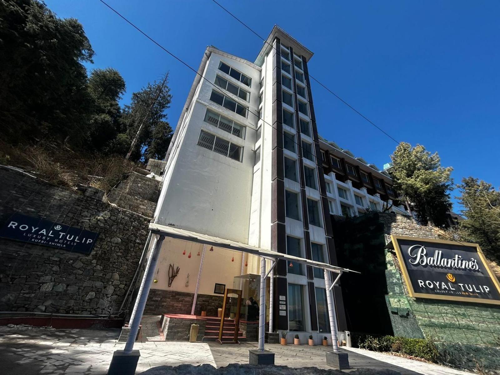 Royal Tulip Luxury Hotel, Kufri, Shimla Eksteriør billede