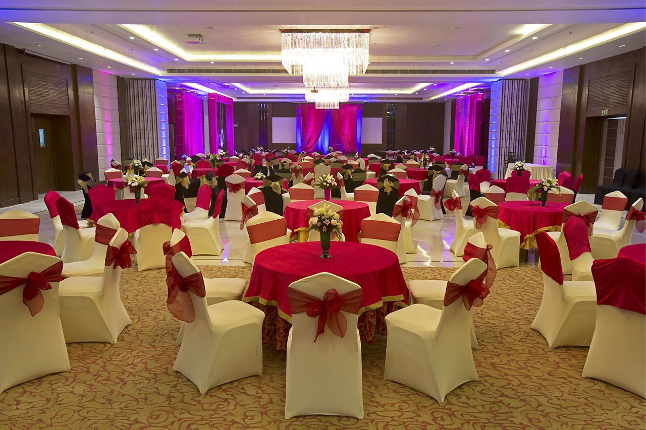 Royal Tulip Luxury Hotel, Kufri, Shimla Eksteriør billede